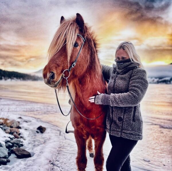 Canelana Frida ulljakke lang damemodell 100% ull